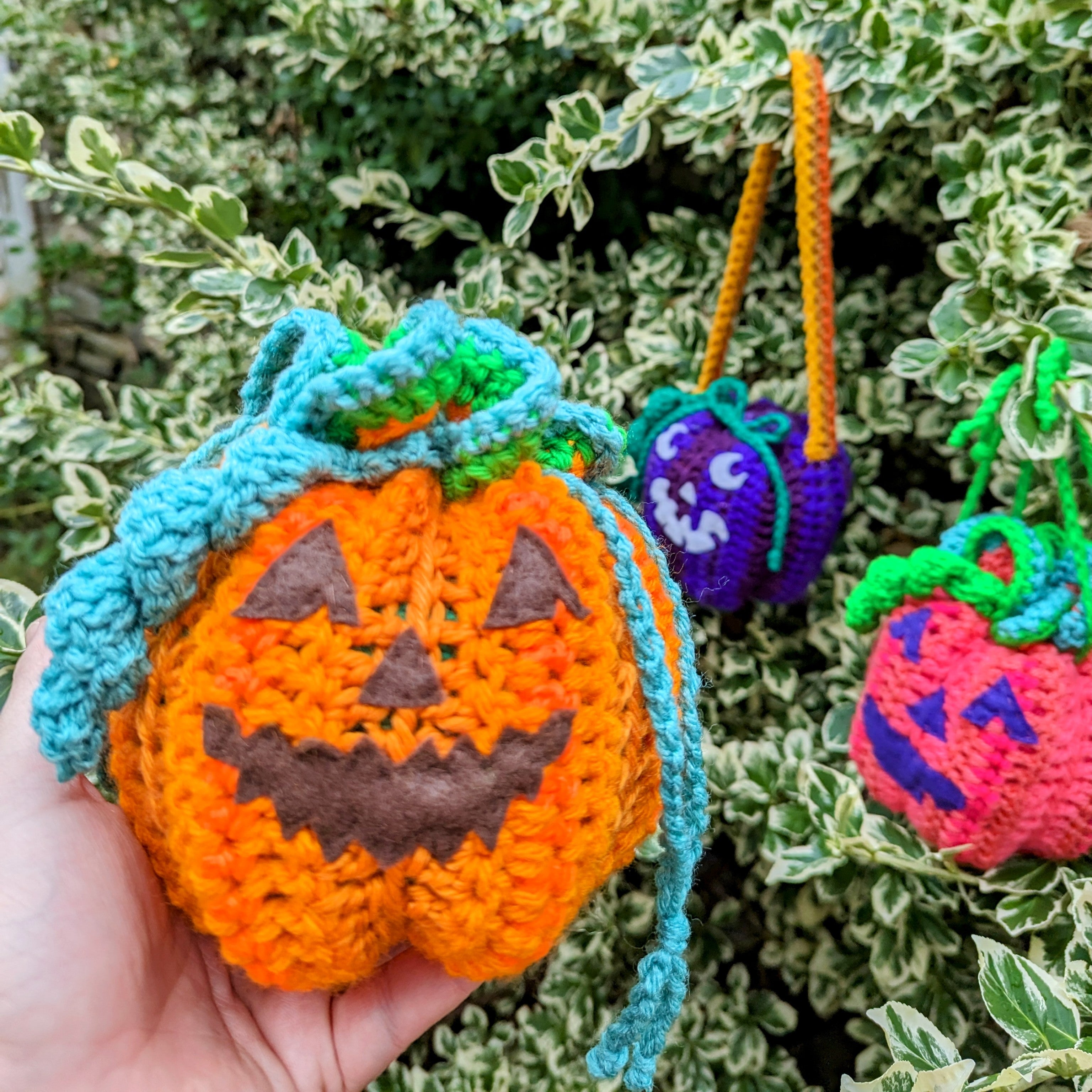 Ribbon Candy Pumpkin Pouch: a fun & free pattern to share!